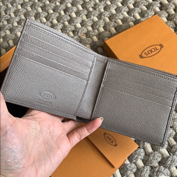 NWT Authentic Tod’s Leather Men's Bifold Wallet - Picture 4 of 7
